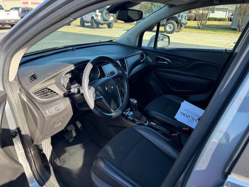 Used 2019 Buick Encore Preferred image 6