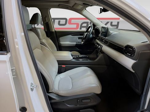 Used 2024 Honda Pilot Touring image 31