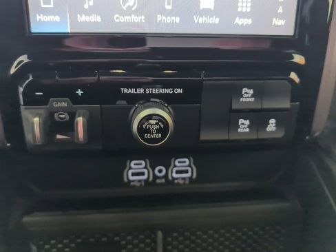 New 2026 RAM 1500 4x4 Crew Cab image 26