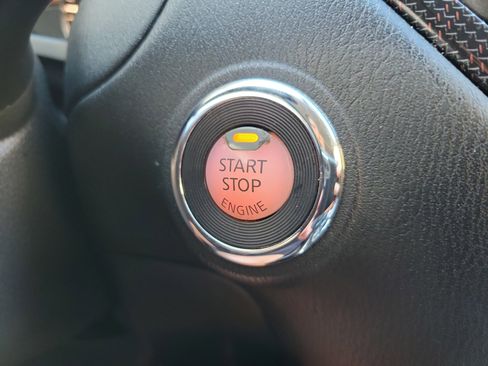 Used 2020 Nissan Pathfinder SL image 32