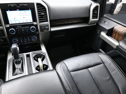 Used 2019 Ford F150 Lariat w/ Trailer Tow Package AWD/4WD image 40