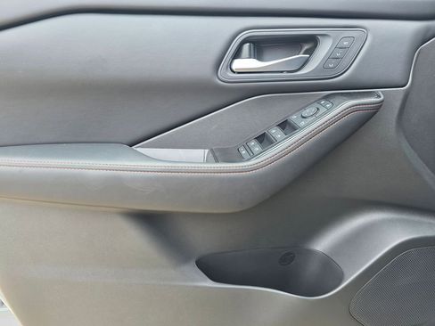 New 2026 Nissan Rogue SV AWD/4WD image 19