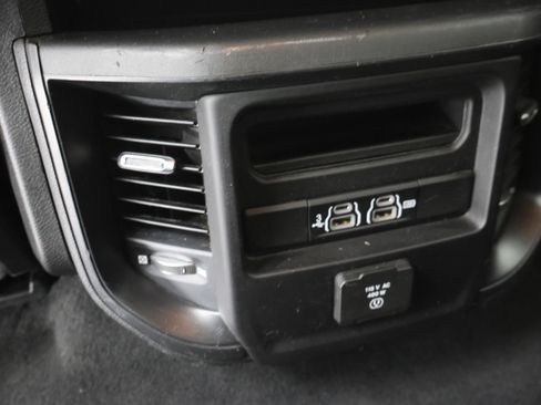 Used 2019 RAM 1500 Big Horn image 31