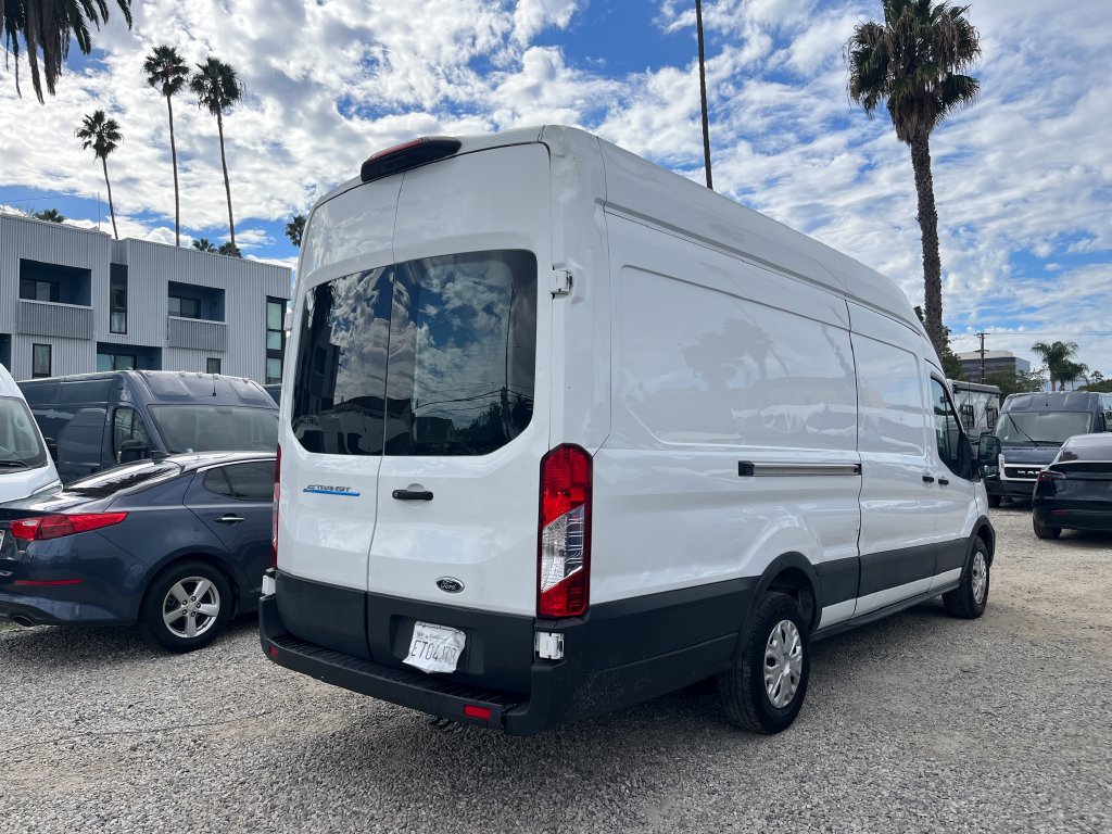 Used 2022 Ford E-Transit 148 High Roof Extended RWD image 5