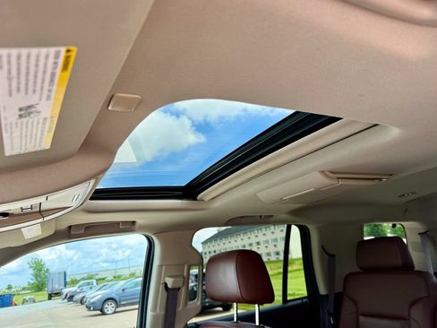 Used 2017 Chevrolet Tahoe Premier AWD/4WD image 36