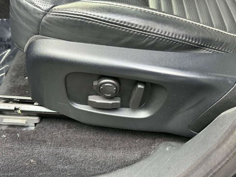 Used 2020 Land Rover Discovery HSE Luxury image 20