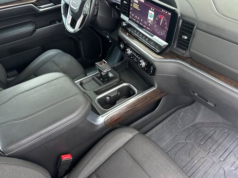 Used 2023 GMC Sierra 1500 Elevation image 17
