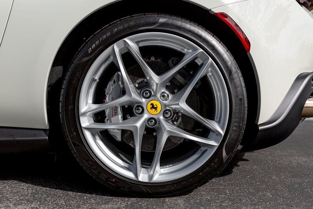 Used 2024 Ferrari Roma Spider RWD image 41