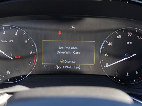 Used 2023 Buick Envision Preferred image 27