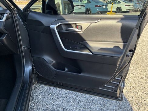 Used 2023 Toyota RAV4 XLE Premium image 32