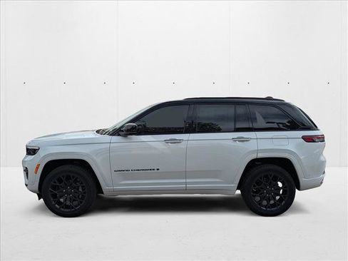 New 2025 Jeep Grand Cherokee Summit image 5