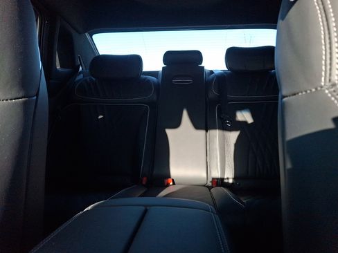 Certified 2025 Genesis G90 3.5T image 19