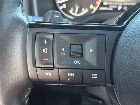 Used 2023 Nissan Rogue SL w/ SL Premium Package FWD image 8