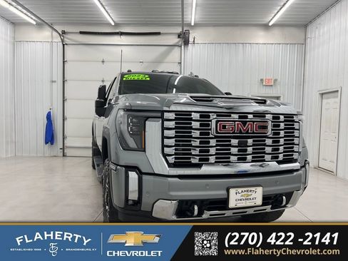 Used 2024 GMC Sierra 2500 Denali w/ Denali Reserve Package AWD/4WD image 1