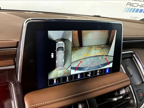 Used 2023 Chevrolet Suburban High Country AWD/4WD image 17
