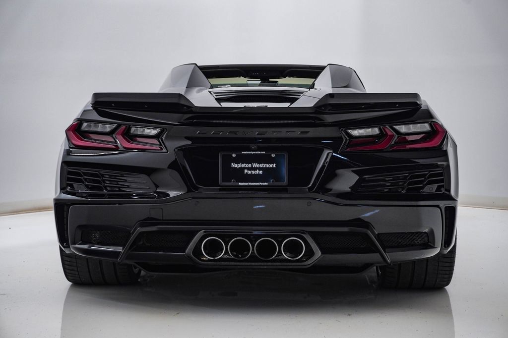 Used 2023 Chevrolet Corvette Z06 RWD image 10