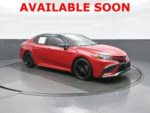 Used 2022 Toyota Camry XSE image 1