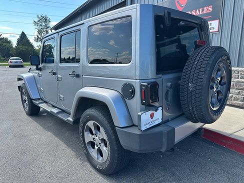 Used 2013 Jeep Wrangler Unlimited Sahara w/ Trailer Tow Group AWD/4WD image 3