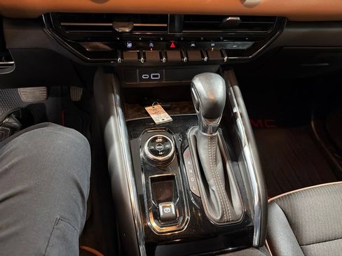 Certified 2024 GMC Canyon AT4 AWD/4WD image 28