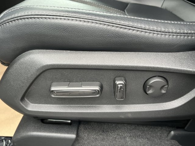 Used 2025 Honda Pilot EX-L image 17