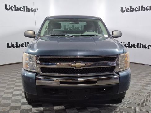 Used 2011 Chevrolet Silverado 1500 W/T w/ LS Package AWD/4WD image 2