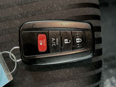 Used 2021 Toyota Prius Prime LE image 35