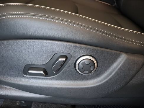 New 2026 Genesis GV70 2.5T Advanced AWD/4WD image 12