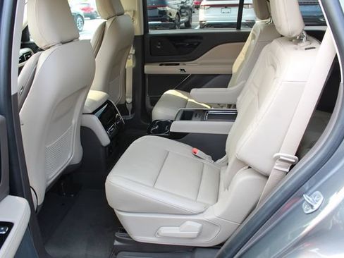 Used 2022 Lincoln Aviator Reserve w/ Equipment Group 201A AWD/4WD image 16