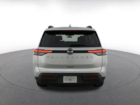 Used 2025 Nissan Pathfinder SV FWD image 8