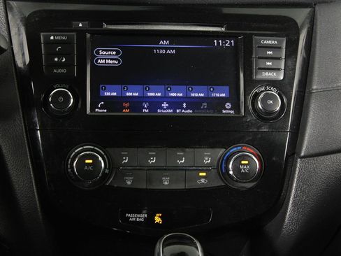 Used 2019 Nissan Rogue S FWD image 8