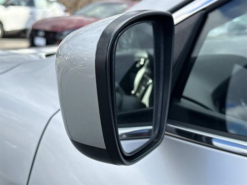 Used 2021 Nissan Rogue Sport S image 19