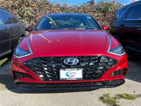 Used 2023 Hyundai Sonata Limited w/ Preferred Accessory Package image 2
