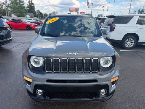 Used 2021 Jeep Renegade Latitude w/ Convenience Group AWD/4WD image 2