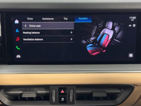 Used 2024 Porsche Cayenne w/ Sport Chrono Package image 29