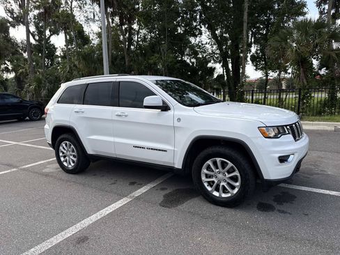 Used 2021 Jeep Grand Cherokee Laredo w/ Security & Convenience Group AWD/4WD image 1