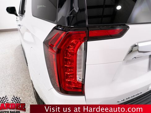 Used 2022 GMC Yukon SLT w/ Max Trailering Package AWD/4WD image 9