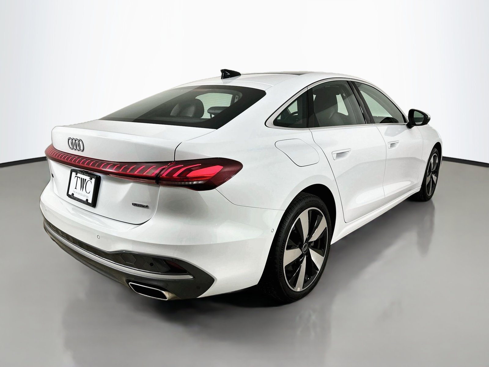 Used 2025 Audi A5 Premium w/ Premium Plus AWD/4WD image 5