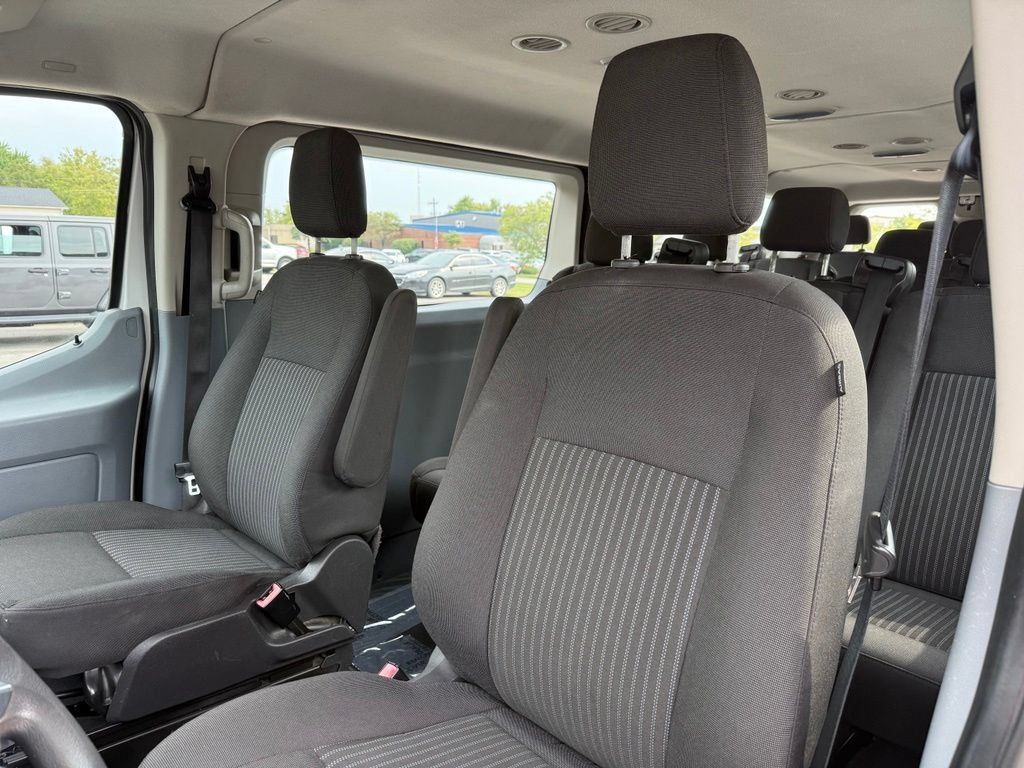 Used 2017 Ford Transit 350 XLT RWD image 9