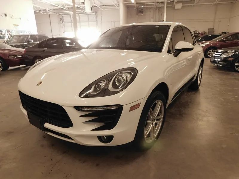 Used 2018 Porsche Macan AWD/4WD image 10