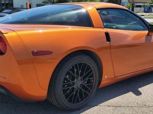 Used 2007 Chevrolet Corvette Coupe w/ Preferred Equipment Group RWD image 9