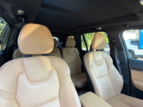 Used 2017 Volvo XC90 T6 Momentum AWD/4WD image 27