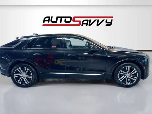 Used 2025 Cadillac Lyriq Luxury w/ LPO, Floor Liner Package AWD/4WD image 8