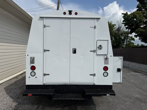 Used 2018 Chevrolet Express 3500 w/ Power Convenience Package RWD image 19
