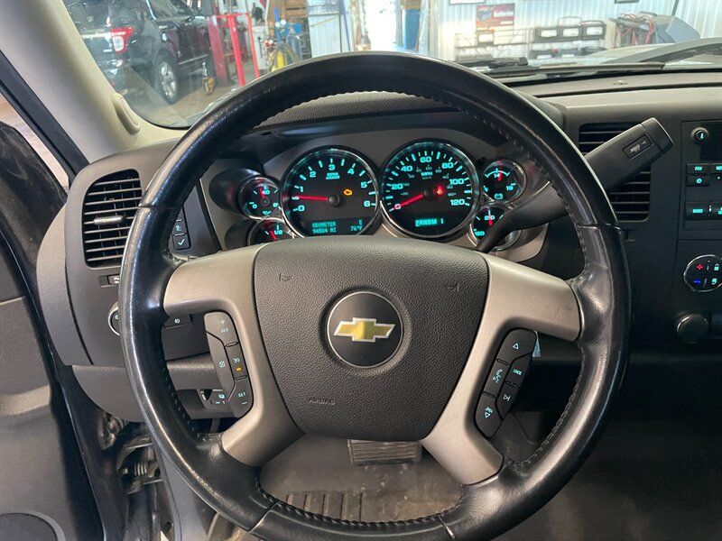 Used 2013 Chevrolet Silverado 2500 LT w/ Z71 Appearance Package AWD/4WD image 9