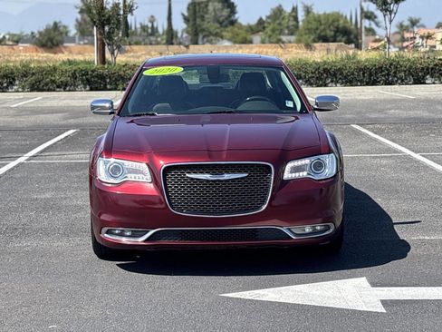 Used 2020 Chrysler 300 Limited RWD image 2
