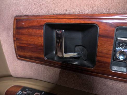 Used 1996 Chevrolet Caprice Classic image 35