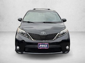 Used 2017 Toyota Sienna SE Premium video 2