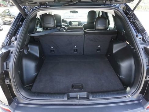 Used 2019 Jeep Cherokee Limited FWD image 17
