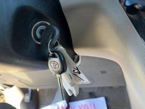 Used 2017 Toyota Sienna LE image 31