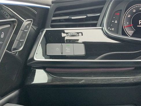 Used 2025 Audi Q7 3.0T Premium Plus image 19